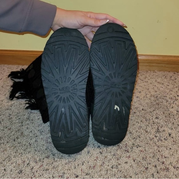 Ugg Womens Boots Size 8 Cardy Knit Fringe Black Sweater Button Up Side - Picture 3 of 3